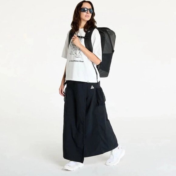 Nike ACG Snowgrass UV Protection Skirt Hiking Womens M Black FV7321-010 $140 NEW - Picture 2 of 16
